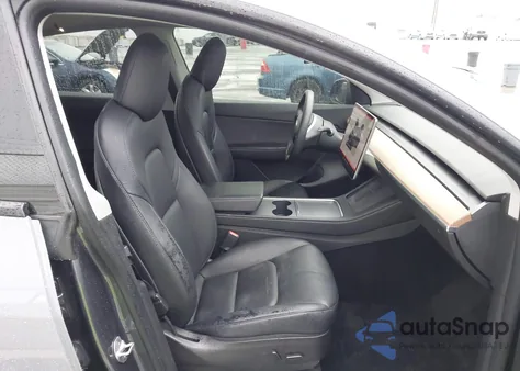 2022 Tesla Model Y Performance Dual Motor All-Wheel Drive z USA, uszkodzony, nr VIN 7SAYGDEF2NF405663